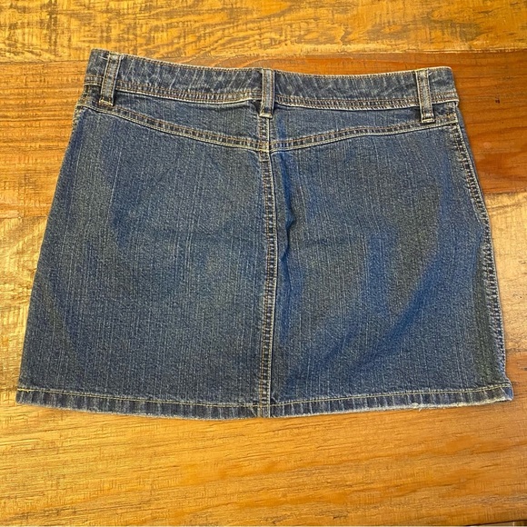 Vintage Y2K Old Navy Mini Denim Jean Skirt Ultra Low Rise SZ 4 - Picture 2 of 7